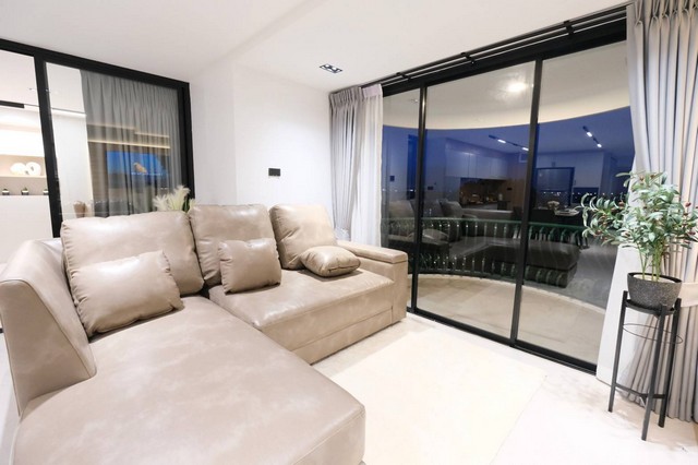 ขายคอนโดมิเนียม ขายคอนโด (จีน) Modern Luxury Penthouse Hillside Plaza and Condote