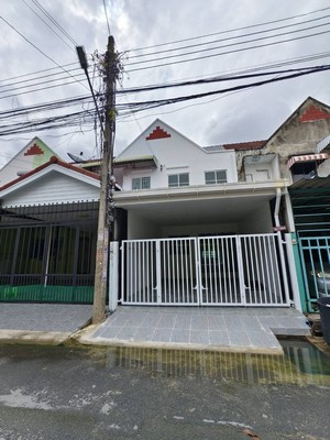 SaleHouse ขายทาวน์เฮ้าส์ 2 ชั้นรีโนเวทใหม่สวยมาก หมู่บ้านรัตนาวดี 19.6 ตร.ว