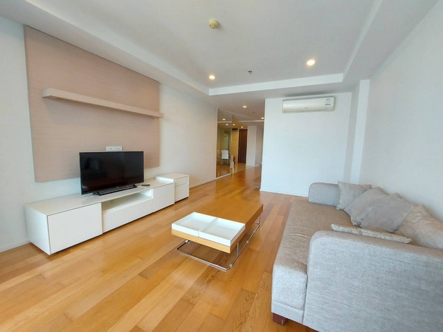 ขายคอนโดมิเนียม 15 Sukhumvit Residence ไกล้ BTS Nana MRT สุขุมวิท