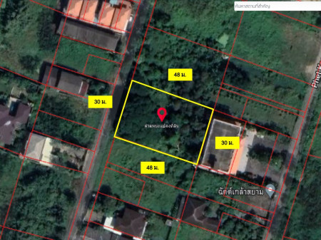 SaleLand Very cheap land for sale, Soi Petchkasem 77-4, 359 sq m, suitable for building a house, warehouse.