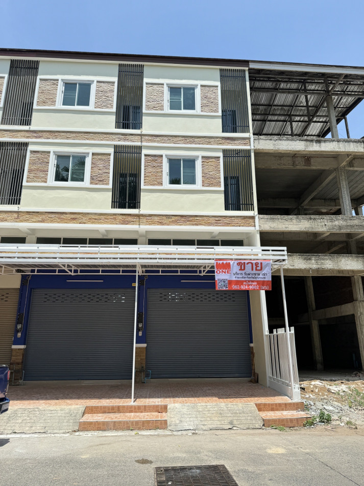 SaleOffice For sale: 3.5-storey commercial building, newly renovated, Phichaisongkhram Road 11