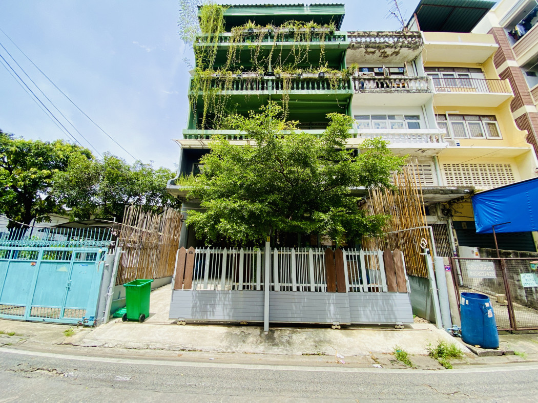 SaleOffice For sale: Commercial building near BTS, Ramkhamhaeng 52, usable area 593 sq m, size 50.5 sq wa, Huamark 2