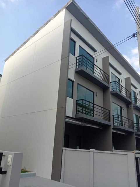 RentHouse พร้อมเฟอร์ ทาวน์โฮม​ 3ชั้น​ MRT ติวานนท์ 3.7 กม. ติดสะพานพระราม5 