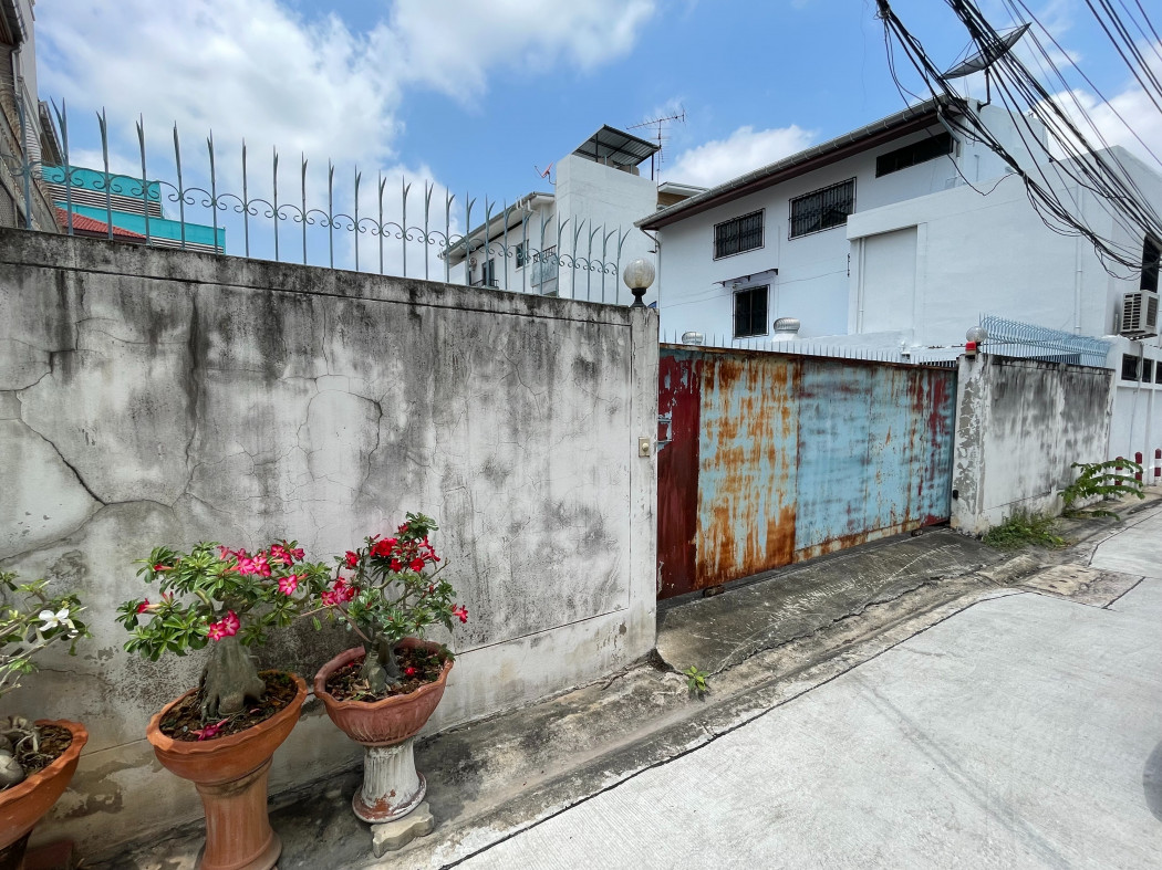 RentLand Land for rent, Soi Sathupradit 36, size 108 sq w, near Sathupradit Rd., only 120 m.