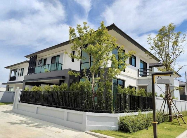 RentHouse ให้เช่าบ้านเดี่ยว 2ชั้น โครงการบริทาเนีย บางนา-สุวรรณภูมิ กม.26