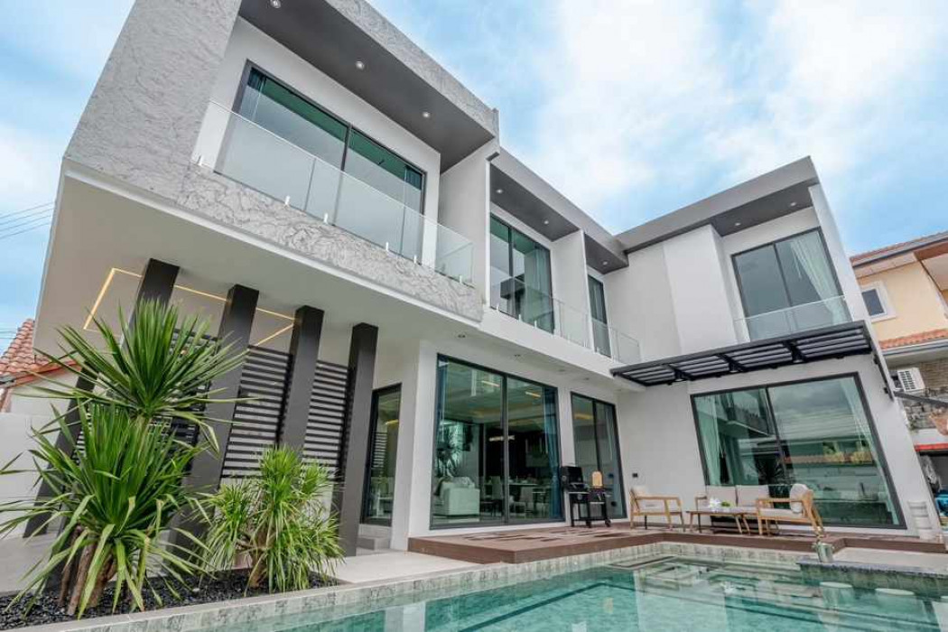 ขายบ้าน H440 ขายบ้านตกแต่งหรูสไตล์โมเดิร์น ใกล้หาดจอมเทียน 5 ห้องนอน