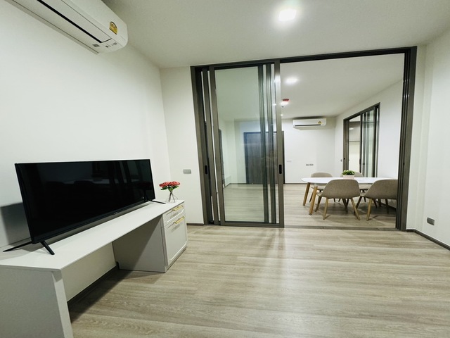 เช่าคอนโดมิเนียม Rhythm Charoenkrung Pavillion - New Luxury River View Condo!