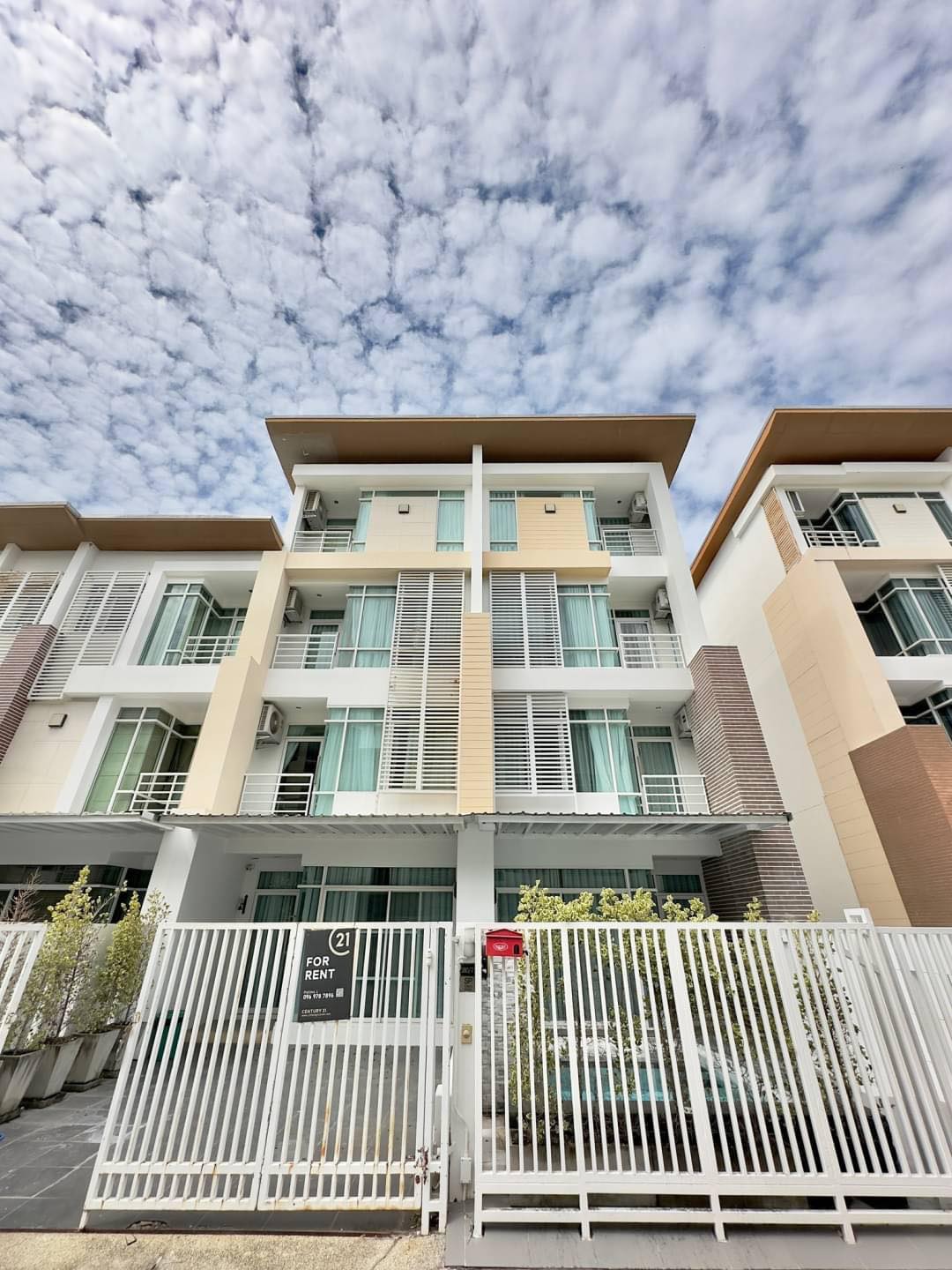 ขายบ้าน พิกัด : SPTownhome  จอมเทียน ซอย8 พัทยา