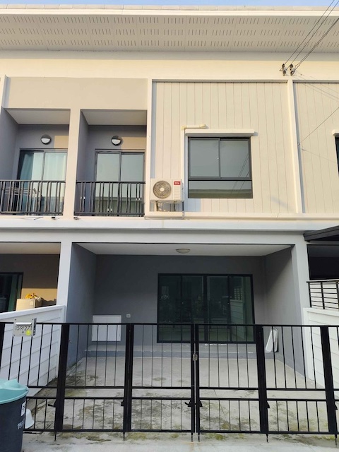 RentHouse BH3214 ให้เช่าทาวน์โฮมใหม่ หมู่บ้านดิเอสเซ้นส์ ชัยพฤกษ์-วงแหวน