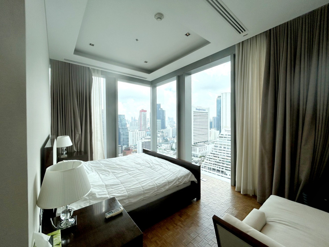 เช่าคอนโดมิเนียม ให้เช่า: คอนโดหรู The Ritz-Carlton – 3 ห้องนอน ชั้น 23