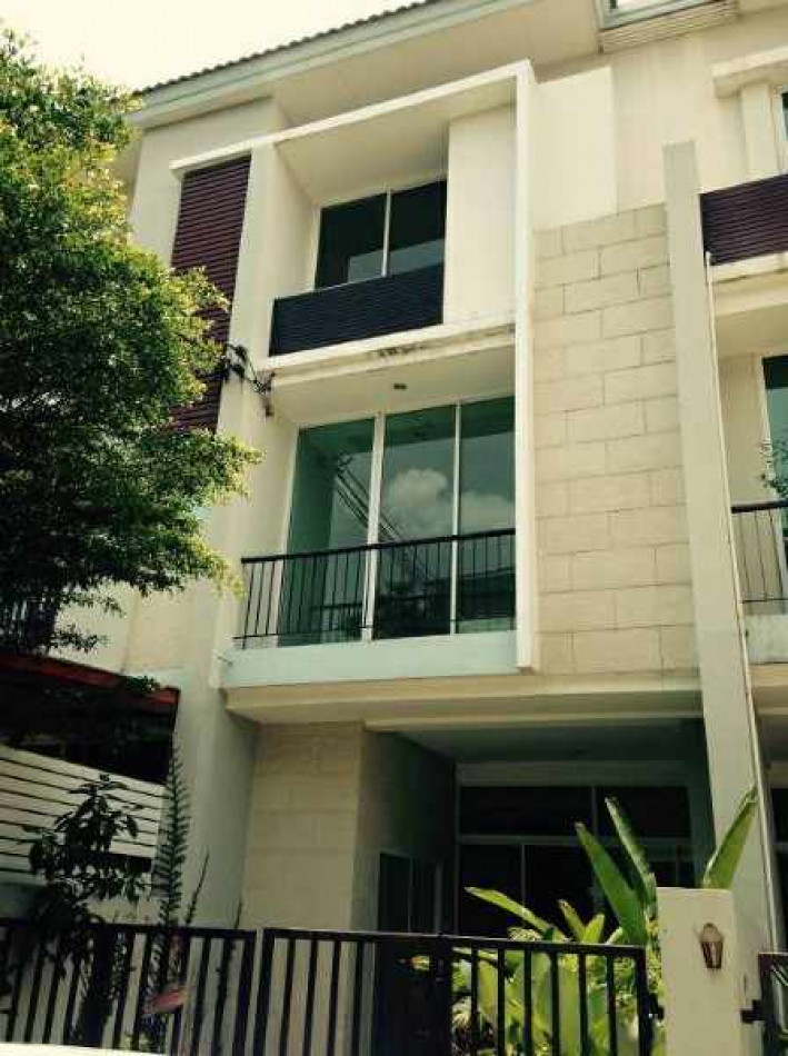 RentHouse TH35 Townhome for rent, Thanapat House, Sathorn-Narathiwat, 3 bedrooms