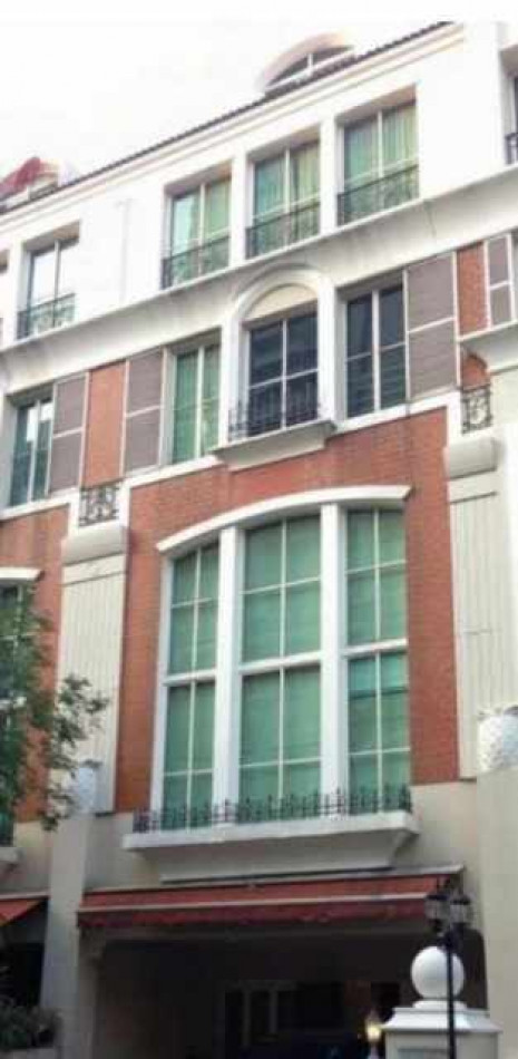 BH16 ให้เช่า ทาวน์โฮม British Town - Thonglor 4 ห้องนอน