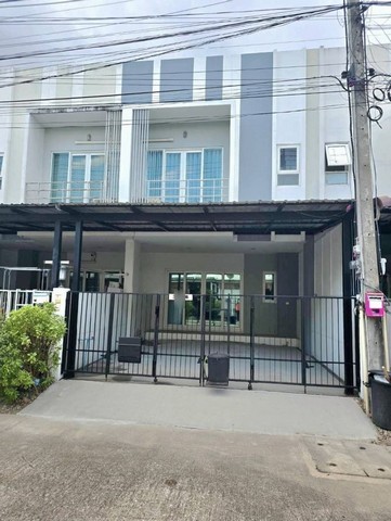 SaleHouse ทาวน์โฮม  2 ชั้น รีโนเวทใหม่ ในโครงการ แม่เหียะ      