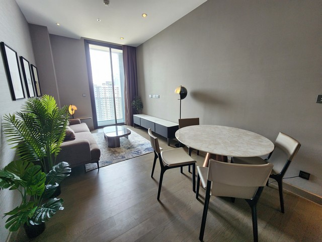 The Esse At Singha Complex near MRT Petchburi 2 bedrooms for rent