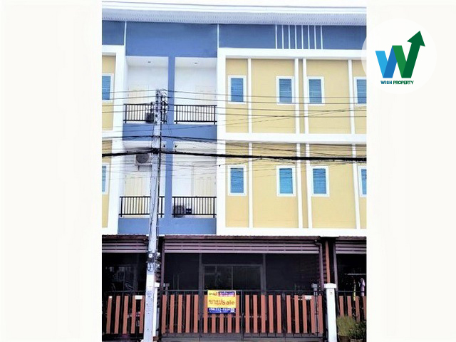 ขายทาวน์โฮม ซอยโกสุมรวมใจ 42 บ้าน 3 ชั้น สภาพดีมาก 24.8 ตร.ว. ทำเลดี