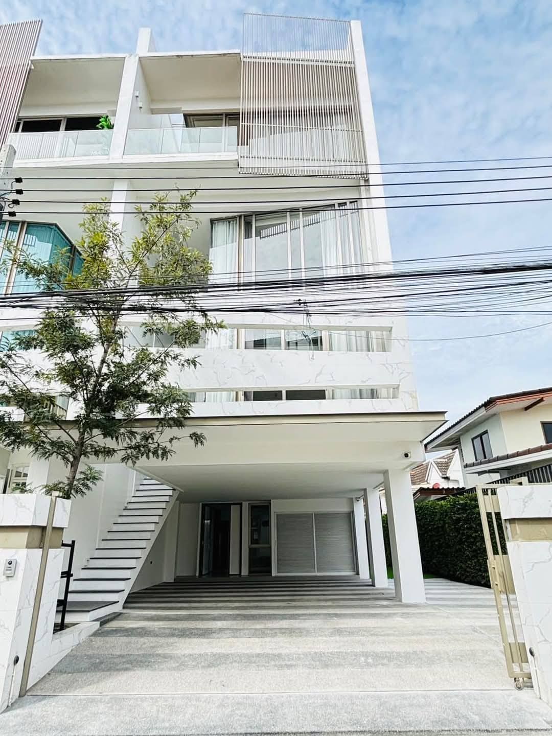 B806 ปล่อยเช่าโฮมออฟฟิศ 4ชั้น โครงการ LUXE35 (Luxury Townhome) ถนนลาดพร้าว ช่วงต้นๆ