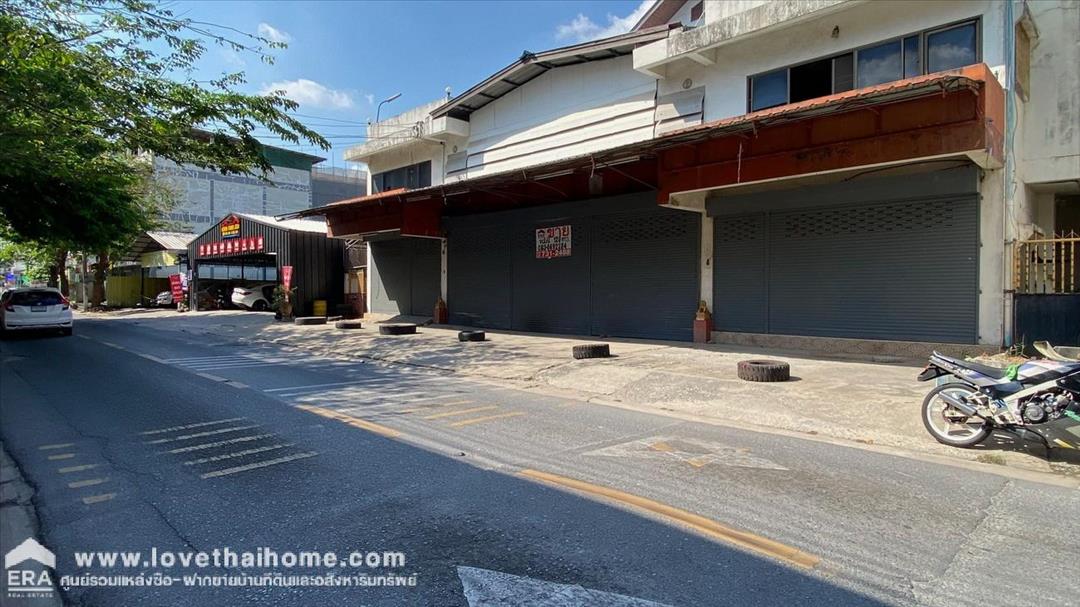 ขายอาคารติดถนนโกสุมรวมใจ ดอนเมือง เหมาะค้าขาย อาคารใหญ่ 120 ตรว. 