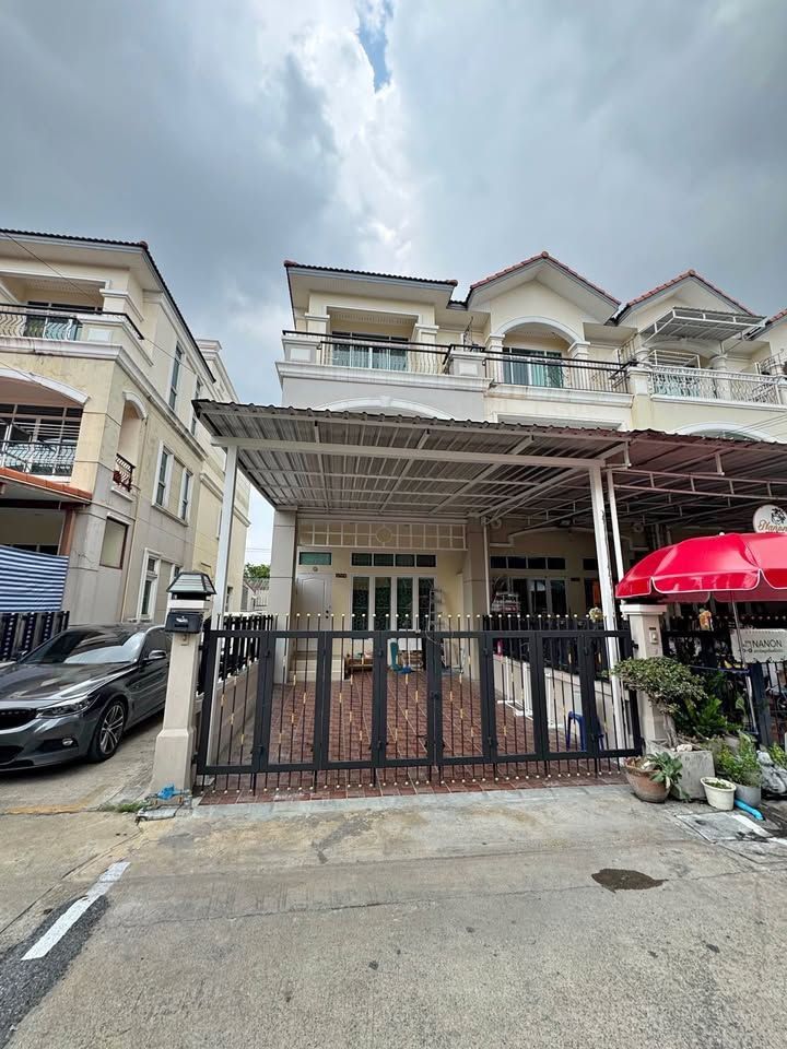 B967 ให้เช่าทาวน์โฮมหลังมุม หมู่บ้านศิรินโฮม  ซอยลาดพร้าว101 