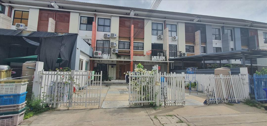  ดิ เอ็นเทอร์ กิ่งแก้ว  กรุงเทพ