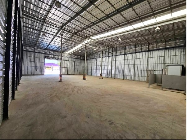 ให้เช่า โกดังโซนลาดกระบัง สุวินทวงศ์  พื้นที่ขนาด  341 ตรม. และ 984 ตรม ใกล้สำนักงานขนส่งพื้นที่ 4 ส