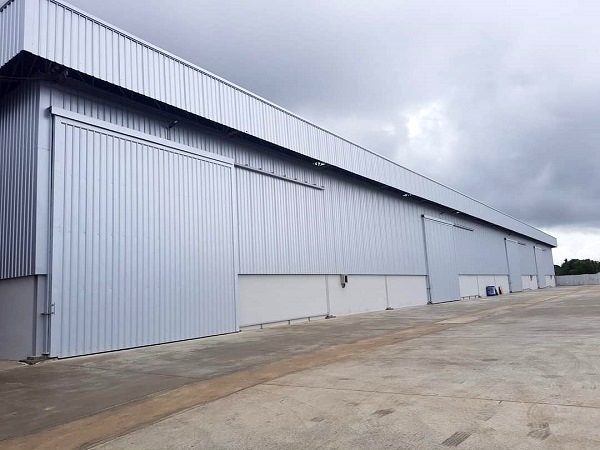 ให้เช่าโกดังพัฒนาชนบท 3 เนื้อที่ 900 ตรม ติดถนนพัฒนาชนบท 3 ไฟฟ้า 3 เฟส  ห้องน้ำ ใกล้สนามบินสวรรณภูมิ