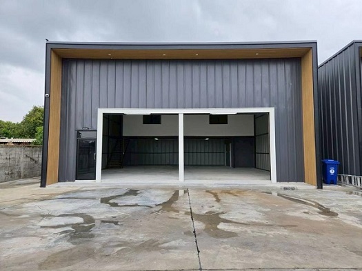 ให้เช่าโกดัง ถนนศรีนครินทร์ พื้นที่ 132 ตรม ออฟฟิศ  ห้องน้ำ 2 ที่จอดรถ รถใหญ่เข้า-ออก ได้สะดวก