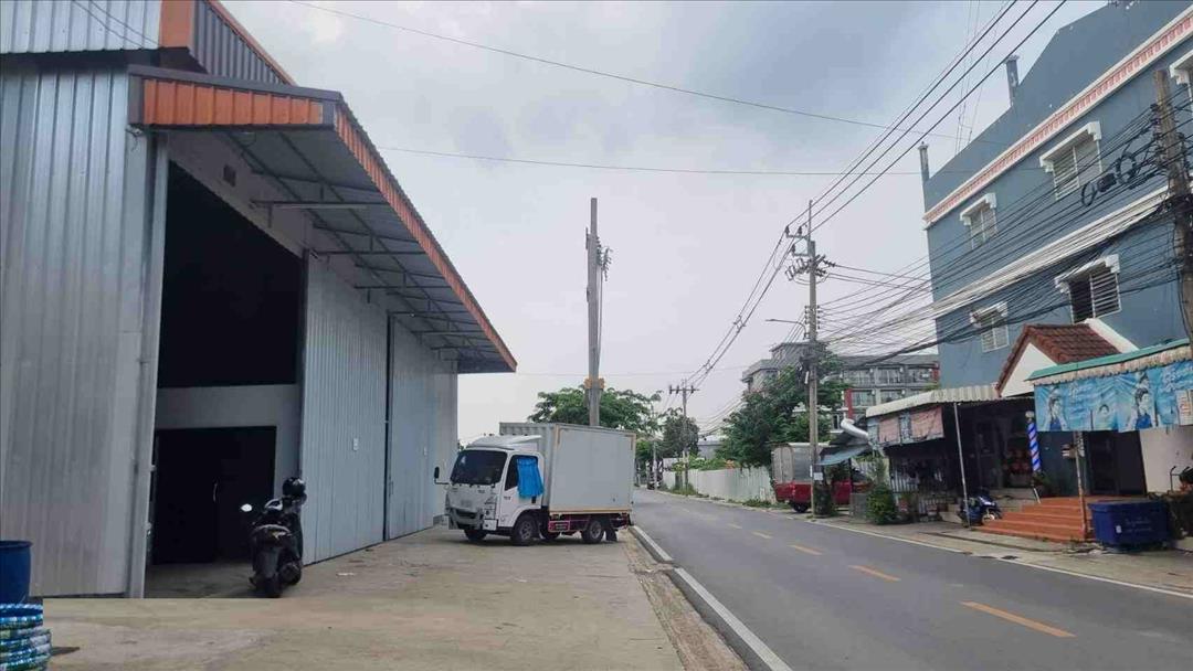 2 B1013 ให้เช่าโกดังสินค้า ซอยนวมินทร์111 รถเข้าได้ทุกขนาด