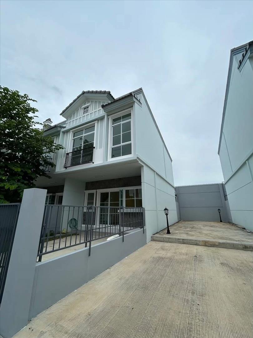 ให้เช่า ทาวน์โฮม 2 ชั้น หลังมุม ม.Villaggio2 ศรีนครินทร์-บางนา บ้านสวย มีเฟอร์นิเจอร์ พร้อมอยู่