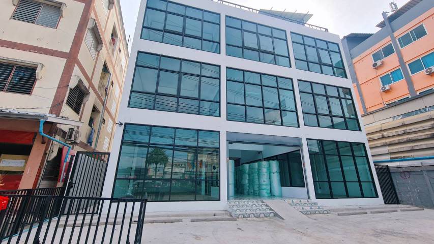 ขายสำนักงาน ริมถนนบางขุนเทียน ใกล้เซ็นทรัลพระราม 2