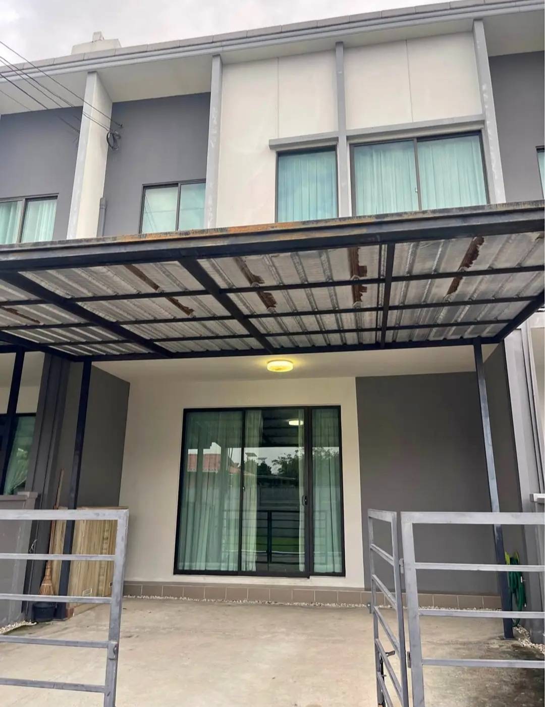  ให้เช่า ทาวน์โฮม 2 ชั้น ม.พลีโน่ บางนา-อ่อนนุช บ้านสวย มีเฟอร์นิเจอร์ พร้อมอยู่ ราคา 16,000 บาท