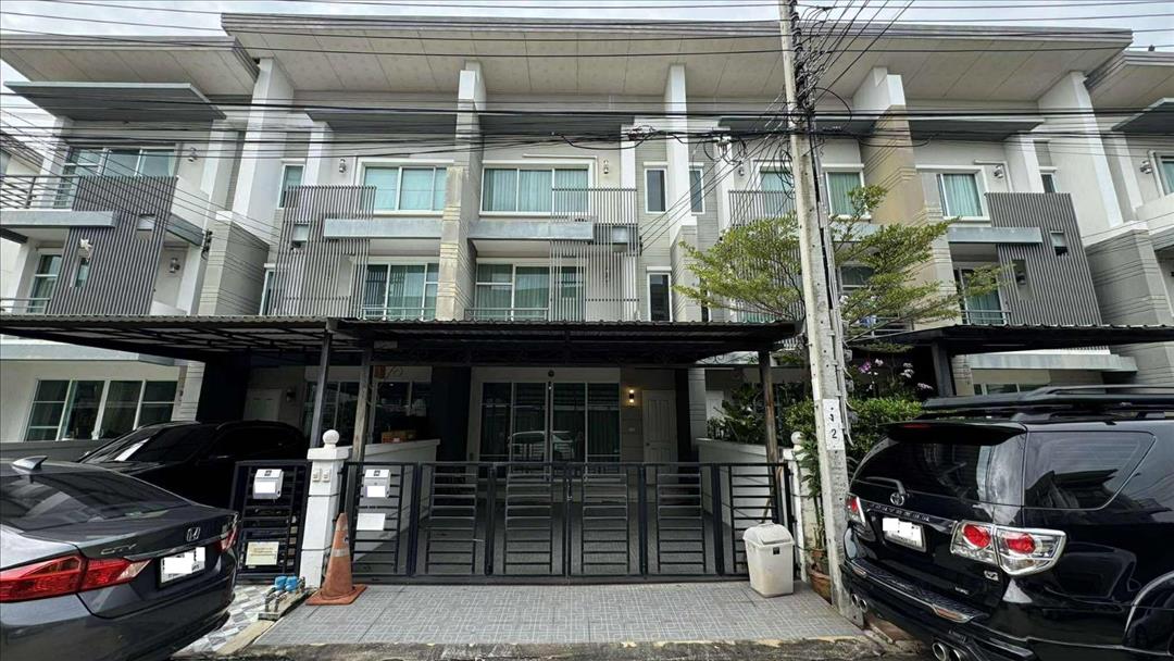 T 1456 ให้เช่า ทาวน์โฮม 3 ชั้น ม.Town Avenue พระราม9-กรุงเทพกรีฑา บ้านสวย มีเฟอร์นิเจอร์ พร้อมอยู่ 