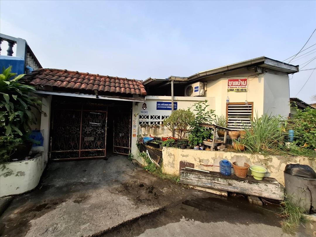 ขายบ้านแฝด หมู่บ้านนักกีฬา กรุงเทพกรีฑา (ขายพร้อมผู้เช่า) – ทำเลดีมาก 