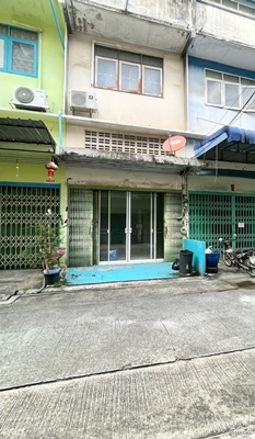 R03-01  ขายด่วน ถูกมาก !!  อาคารพาณิชย์ 3.5 ชั้น   ซอยวุฒากาศ 47 และ  53  เข้าออกได้ 2 ซอย ใกล้bts ว