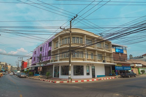 ขายออฟฟิศ ขายด่วน ลดราคา อาคารพาณิชย์ 3 ชั้น อยู่หัวมุม ต.ในเมือง อ.เมืองร้อยเอ็ด ใกล้บึงพลาญชัย 