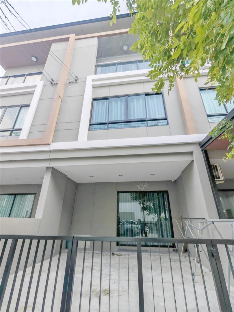 เช่าทาวน์โฮม 3 ชั้น ใกล้ BTS สายหยุด โครงการ Premium Place พหลโยธิน รามอินทรา