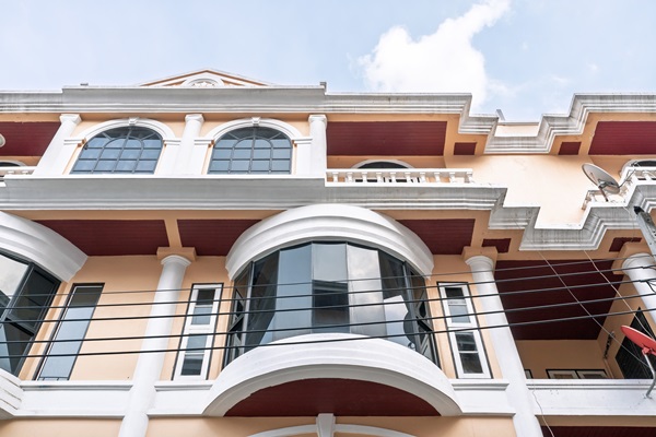 ปล่อยเช่าบ้าน ทาวน์โฮม 5 ชั้น ใจกลางทองหล่อ ซอย 25 Tropical House ทำเลเยี่ยม พร้อมดาดฟ้าส่วนตัว 