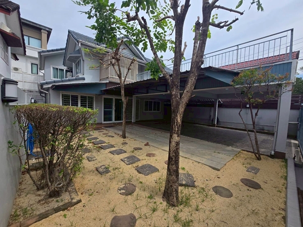 ให้เช่าบ้านเดี่ยว สัมมากร รามคำแหง 112 ที่ดิน 60 ตารางวา 150 ตารางเมตร มีพื้นที่รอบบ้านร่มรื่น