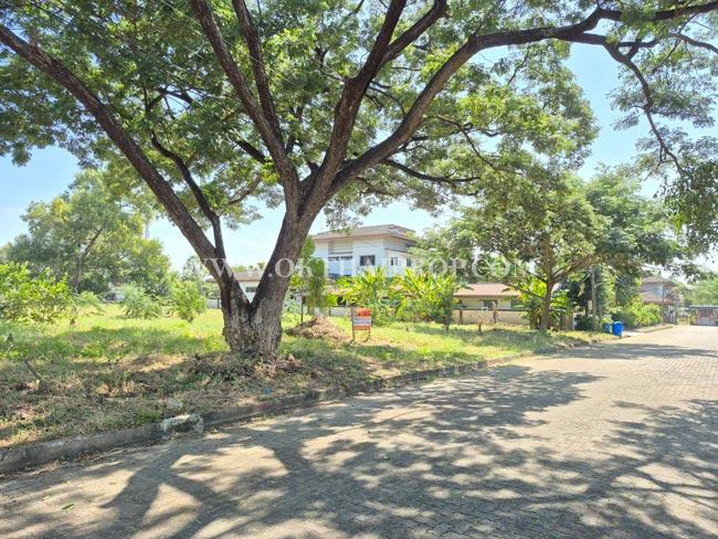 ที่ดิน หมู่บ้านสวนเอก เลคปาร์ค ลําลูกกา ปทุมธานี