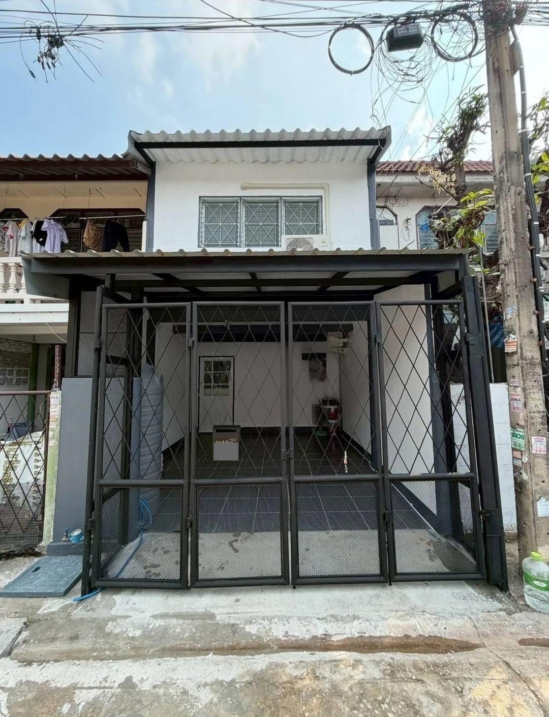 T 1467 ให้เช่า ทาวน์เฮ้าส์ 2 ชั้น รีโนเวทใหม่ ม.พระปิ่น2 ซ.บรมราชชนนี70 บ้านสวย พร้อมอยู่ ราคา 8,000