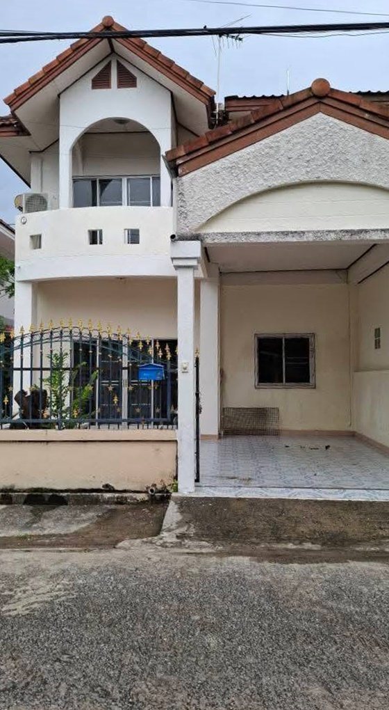 H 941 ให้เช่า บ้านแฝด หมู่บ้านพรทวีวัฒน์ 2 คลอง 1 ปทุมธานี สภาพดี พร้อมอยู่ ราคา 12,000 บาท