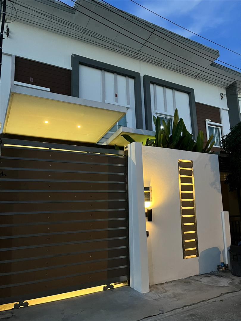 T 1474 ให้เช่า ทาวน์โฮม ไลโอ อีลิท รัตนาธิเบศร์-เวสต์เกต ตกแต่งอย่างหรู เฟอร์นิเจอร์ครบชุด พร้อมอยู่