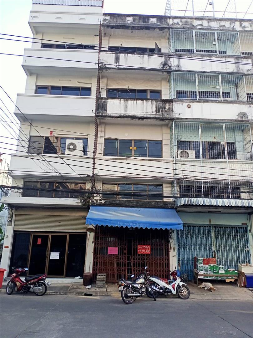 ให้เช่าอาคารพาณิชย์5ชั้น จันทน์32 มีห้องน้ำและห้องนอนทุกชั้น ใกล้รถไฟฟ้าสุรศักดิ์ เหมาะทำสำนักงาน