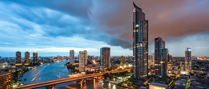 For Rent: Luxurious Duplex Condominium at The River Breathtaking River and City Views from the 67-68