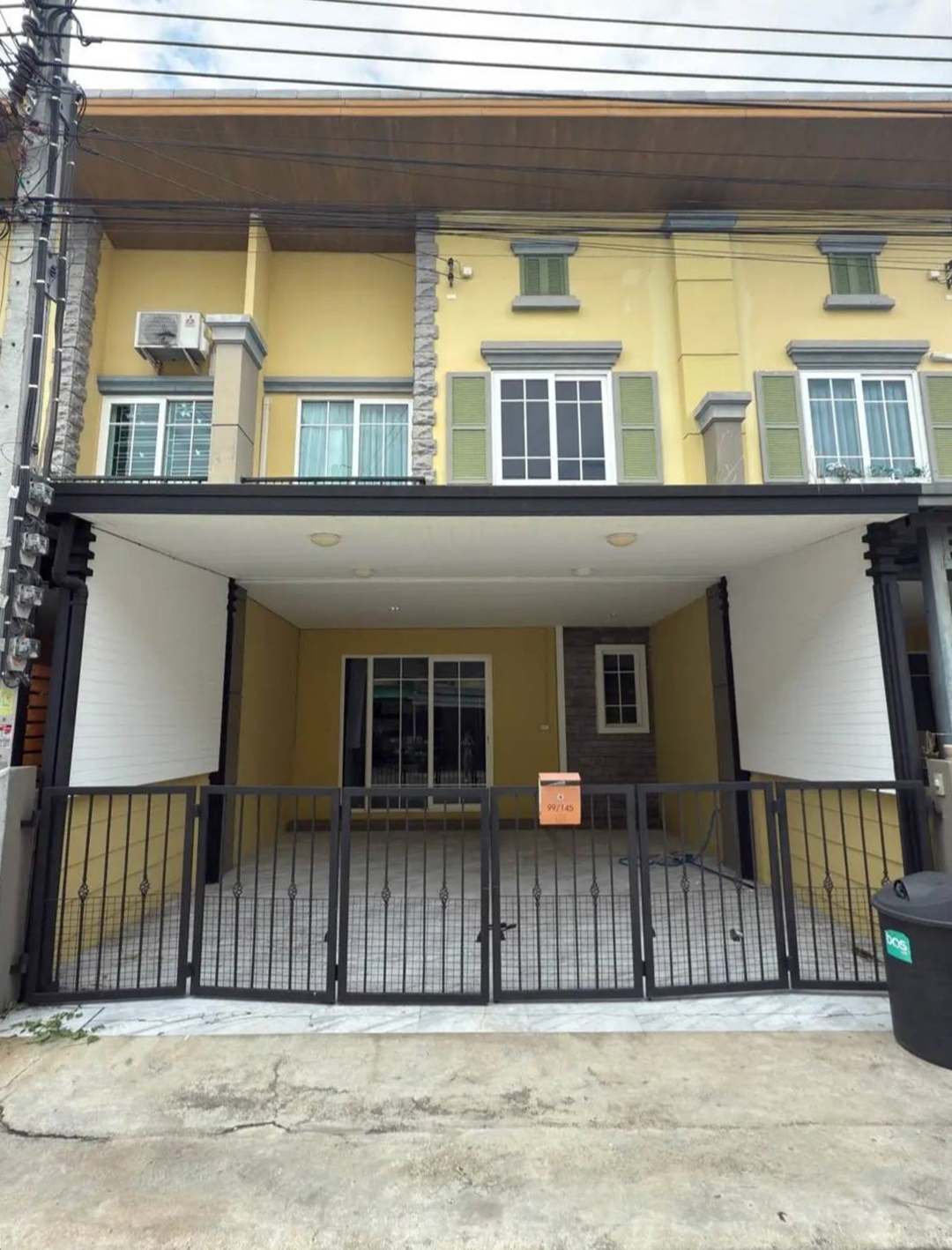 T 1479 ทาวน์เฮ้าส์ 2 ชั้น ม.โกลเด้นทาวน์3 สุขสวัสดิ์-พุทธบูชา 22.8 ตรว. 4นอน 3น้ำ เฟอร์ครบ พร้อมอยู่