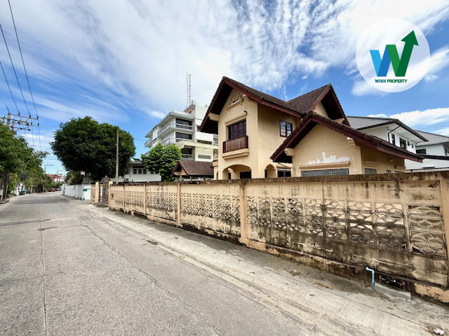 ขายบ้านสุขุมวิท 77 หมู่บ้านมิตรภาพ อ่อนนุช พร้อมที่ดิน 98 ตร.ว. แปลงมุม หน้ากว้างติดถนน ทำเลทอง เหมา