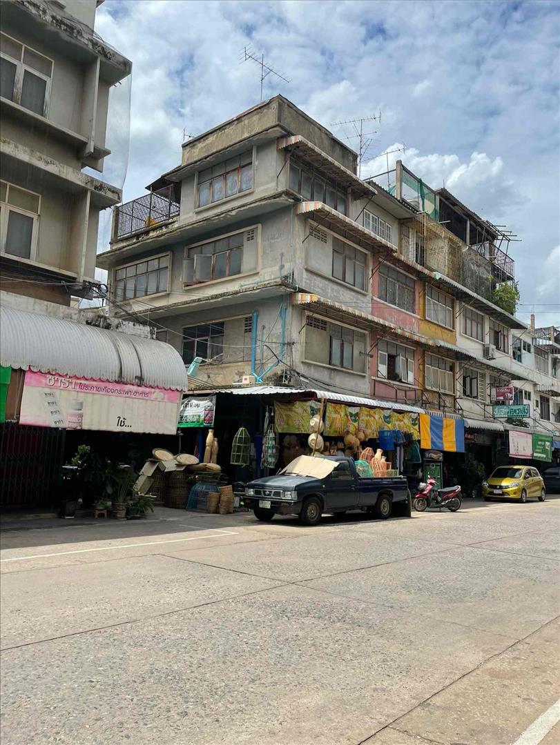 ขายอาคารพาณิชย์ 4ชั้น ทำเลดี ในตลาดศรีเทพ2 อำเภอตาคลี จังหวัดนครสวรรค์