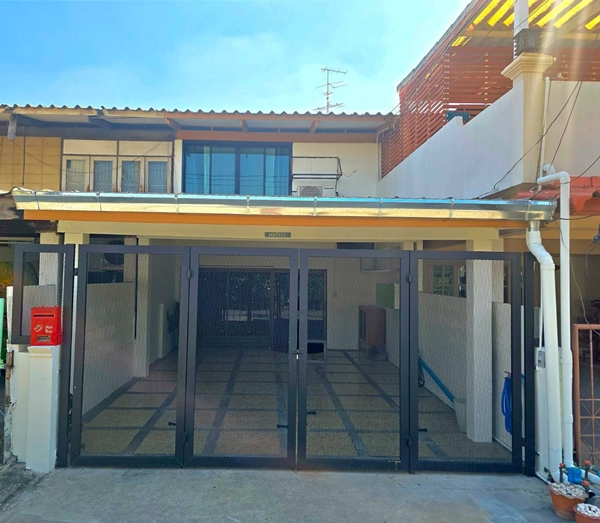 ขายทาวน์เฮ้าส์ รีโนเวทใหม่ 2ชั้น 3นอน 2น้ำ พื้นที่ 28 ตรว. ประชานิเวศน์ 1 ลาดยาว จตุจักร กทม. 