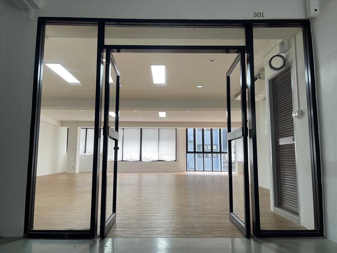 อาคาร H&R Tower