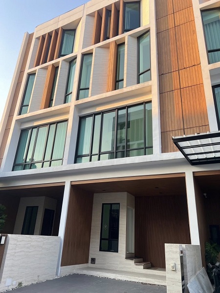 ให้เช่าบ้าน ดิ ออเธอร์  รัชดา ลาดพร้าว The Author - Ratchada 32 ใช้สอย 227ตรม  3 ห้องนอน4 ห้องน้ำ 2 