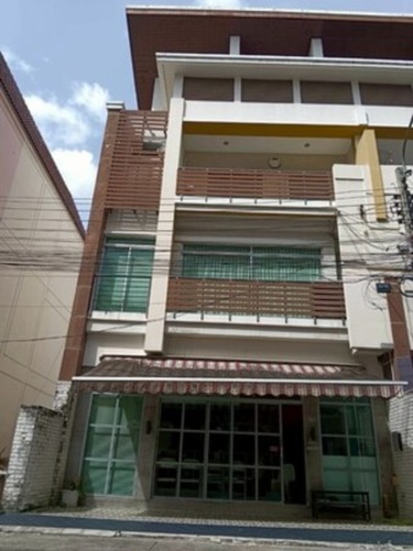 บ้านกลางเมือง มอนติ-คาร์โล